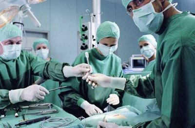 Хирурзи извадиха бъбрек, колкото топка за боулинг