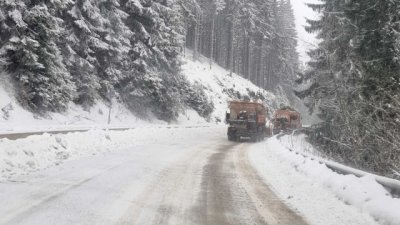 Временно е ограничено движението на моторни превозни средство над 12