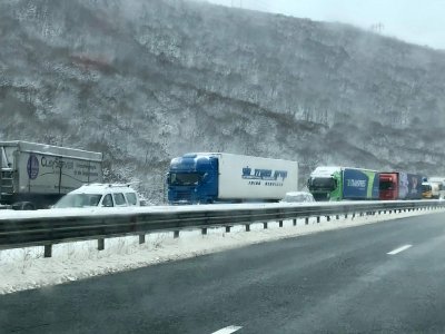 Тираджия пробва да подкупи полицаи