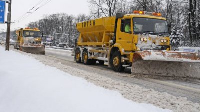 170 снегорина ловиха снежинки от въздуха цяла нощ в София