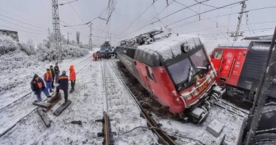 Нови детайли: Токът на електрическия влак бил спрян преди сблъсъка 