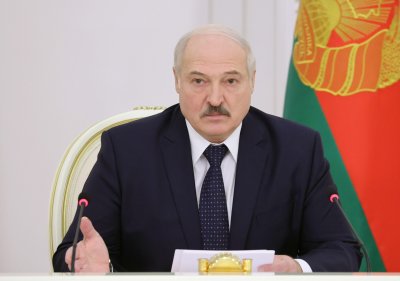 Президентът на Беларус Александър Лукашенко помилва 15 затворници в петък