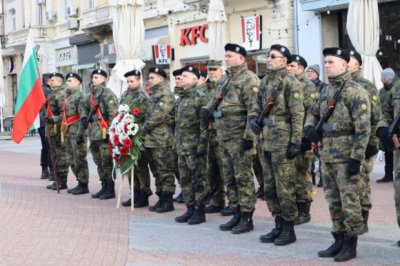 Днес от 11 00 часа в Пловдив с военен ритуал