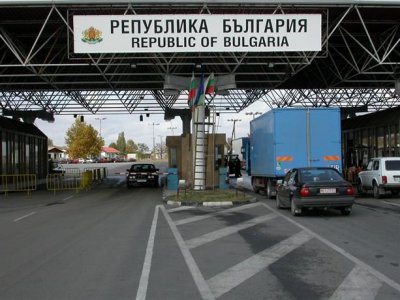 АПИ предупреждава шофьорите да се въоръжат с нерви на границата с Турция