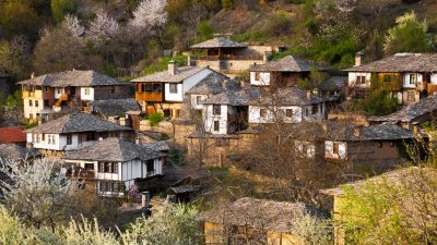 „Файненшъл таймс“ със зловещ репортаж за селата на България