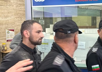 Правят поредна операция на 5-годишния Адриан, който бе скалпиран от пастрока му Петър
