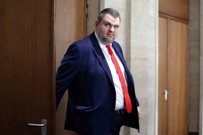 Ахмед Доган се опитва да обязди този кабинет Това заяви