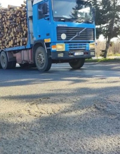 Държавен път тъне в разруха