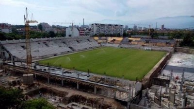 Босът на Ботев Пд скочи на фенските вълнения за стадиона