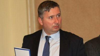 Консулът на Канада - секретарка на Иво Прокопиев