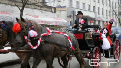 Баба Марта пристига с файтон във Велико Търново