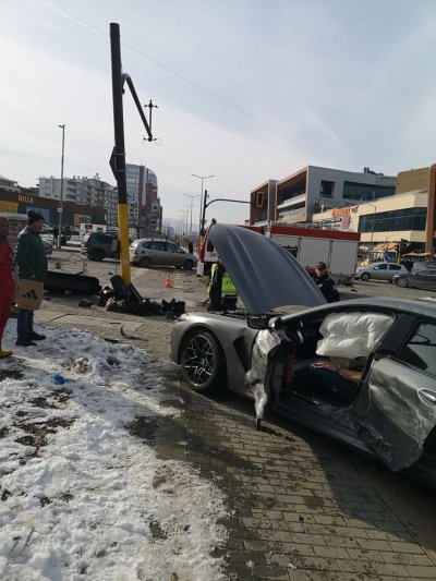 Първо в Lupa.bg: Джигитът Мушамата размаза четвърто БМВ при дрифт в София (снимки)