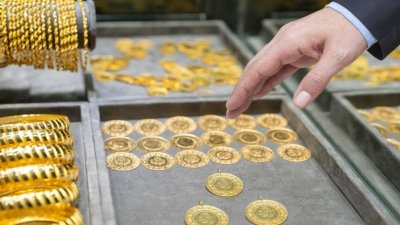Заловиха мъж, задигнал над 2 кг злато и пари от търговски обект