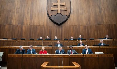 Фицо си върна парламентарното мнозинство