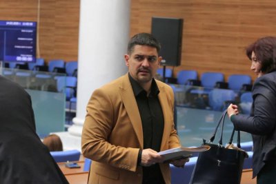 Радостин Василев: Аз няма да пусна Киселова да седне на председателското място