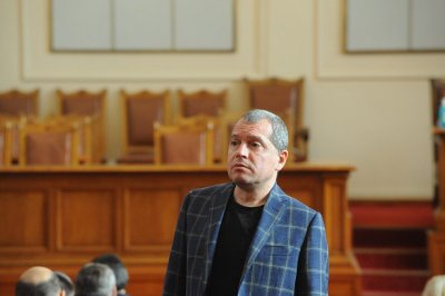 Това което се случва в опозицията си е тяхна работа