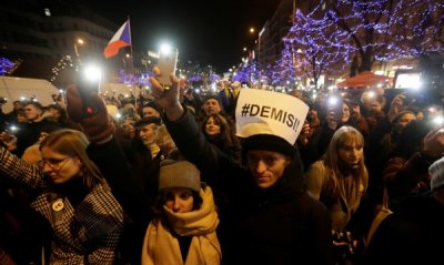 Десетки хиляди на протест срещу Бабиш в Чехия