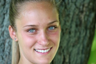 Наша биатлонистка падна лошо, тръгна си от Швеция