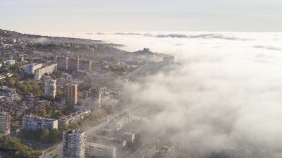 Облаци и мъгла през целия ден, предупреждават синоптиците