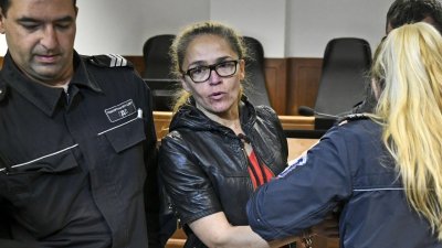 Възраждане иска Радев да помилва Десислава Иванчева