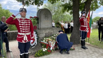 Над 500 българи и македонци отбелязаха Гергьовден на военния мемориал в РСМ