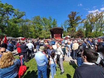 БСП празнува 1 май в Борисовата градина