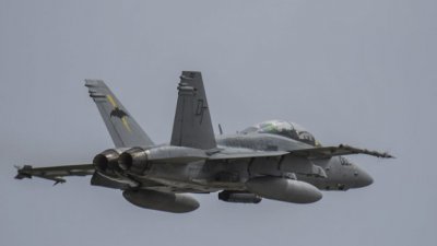 Самолет F-18 се разби до летище във Финландия 