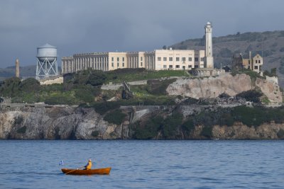 Лудост безкрай: Тръмп отново отваря "Алкатрас"