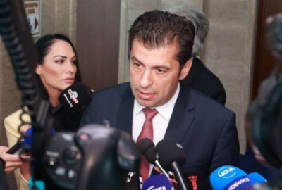 Кирил Петков: Призоваваме всички депутати да си дадат имунитетите