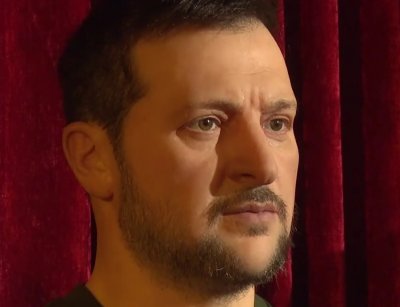Восъчната фигура на Зеленски застана до тази на Путин и Тръмп във Варна