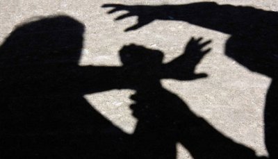 Четирима 13-годишни момчета пребиха момиче в Божурище, то е с травми на корема, седалището и таза
