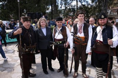Киселова ще участва във всенародно поклонение