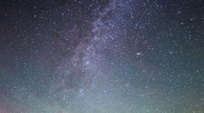 Марс се вижда: Частици от Халеевата комета преминават край Земята
