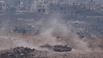 Израелската армия уби три деца при въздушен удар в Газа