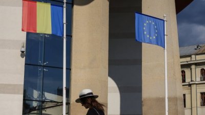 Румънците гласуват за 11 кандидати на президентски избори