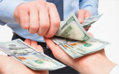 Всичко е точно: Заплатите на директорите нарастват с 50%, на служителите с под 1%