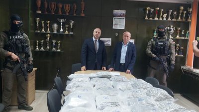 Заловиха марихуана за 2 900 000 лева при спецакция в Старозагорско