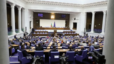 Решават за имунитетите на шестима депутати