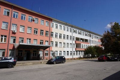 Бесни роднини набиха лекарка в Спешното във Враца, медици настояват за жива охрана