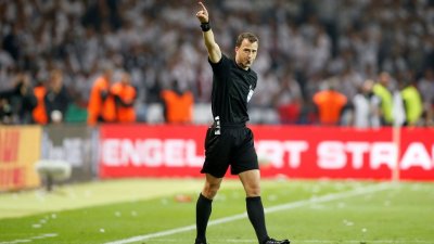 Пратиха германец на Тотнъм - Ман Юнайтед, а босненец във Вроцлав