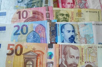 Демократична България внасят твърдо законопроект за еврото
