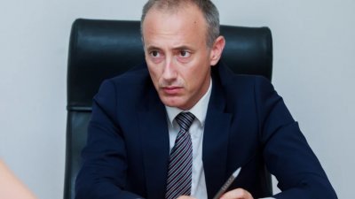 Просветният министър недоволен, че Терзиев обяви неучебен ден 
