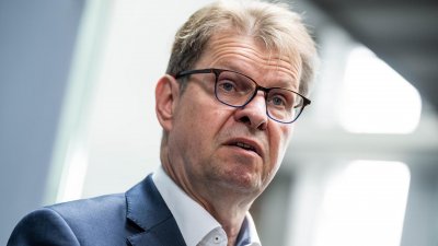 Брожения в Бундестага заради тайна среща на германски депутат с доверени лица на Путин