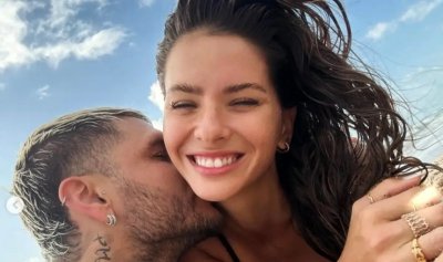 Икарди се сгоди за разпоретината Чайна Суарес