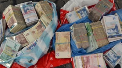 И с евро, и без евро всеки ден един българин става милионер на влог в банката