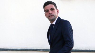 Брюксел разследва евродепутата Никола Минчев за аферата с "Хуавей"