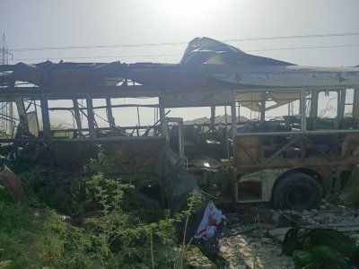 Петима загинаха при взрив на училищен автобус в Пакистан