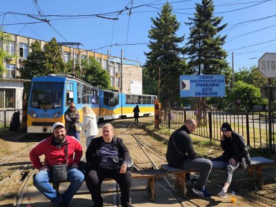 Докато протестират: Без заплати за столичните служители на градския транспорт