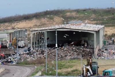 Биологични отпадъци се появиха в затворен магазин в Ямбол