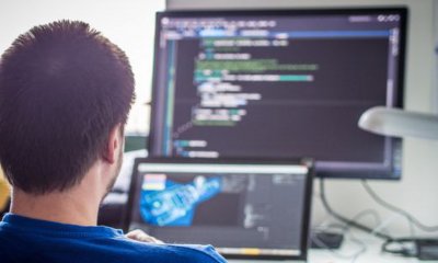Иззеха софтуер за незрящи, използван незаконно с гласовете на известни артисти